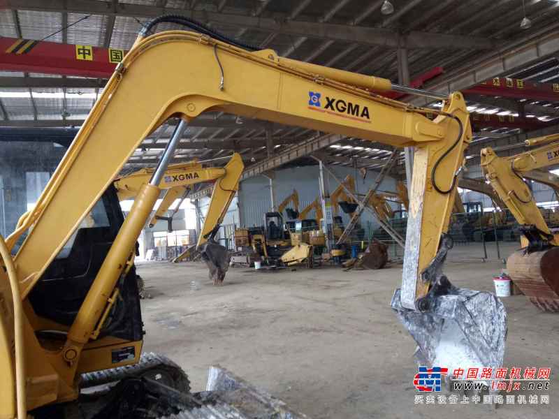 安徽出售转让二手5700小时2013年厦工XG808挖掘机