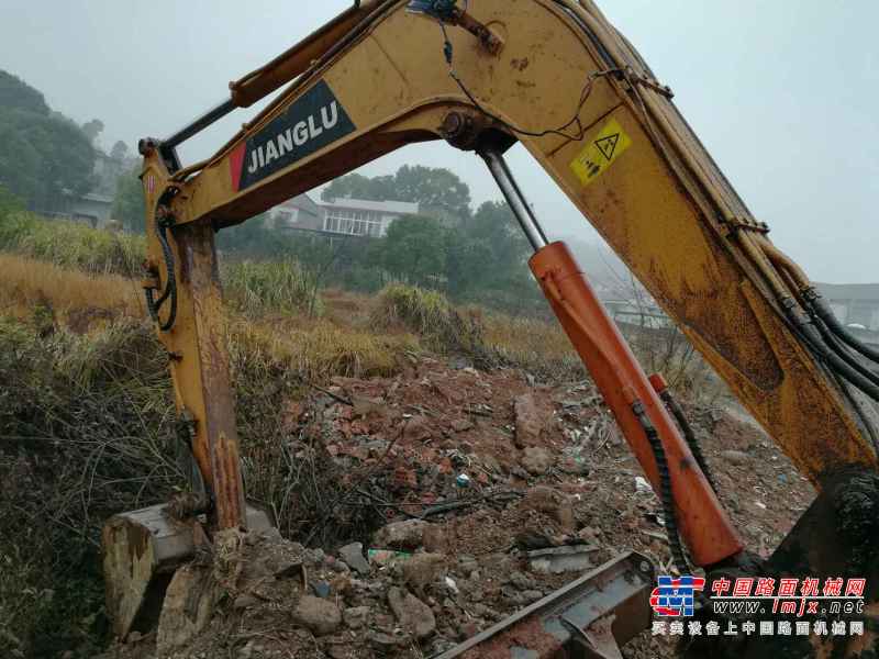 湖南出售转让二手4000小时2013年江麓CN65E挖掘机