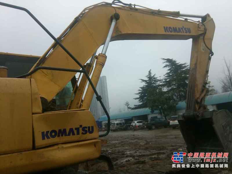 贵州出售转让二手8600小时2009年小松PC240LC挖掘机