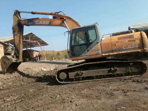 贵州出售转让二手7000小时2008年凯斯CX240B挖掘机