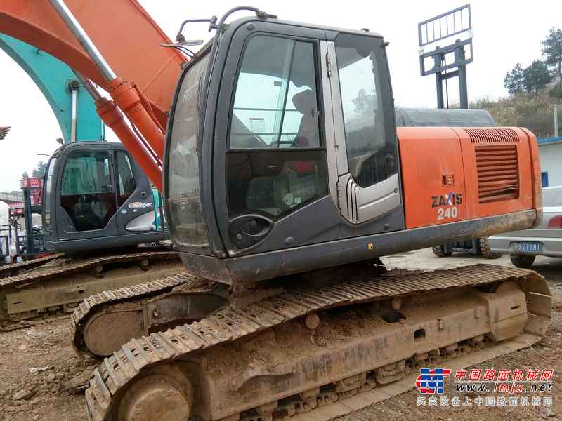贵州出售转让二手7908小时2010年日立ZX240挖掘机