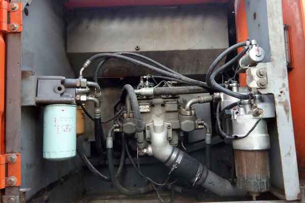 贵州出售转让二手8988小时2011年日立ZX250H挖掘机