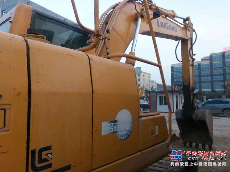 贵州出售转让二手6888小时2011年柳工CLG915D挖掘机