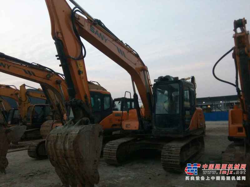 贵州出售转让二手6889小时2010年三一重工SY135C挖掘机