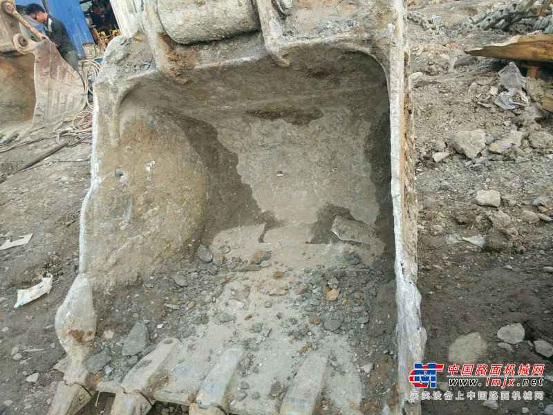 贵州出售转让二手8620小时2010年柳工CLG225C挖掘机
