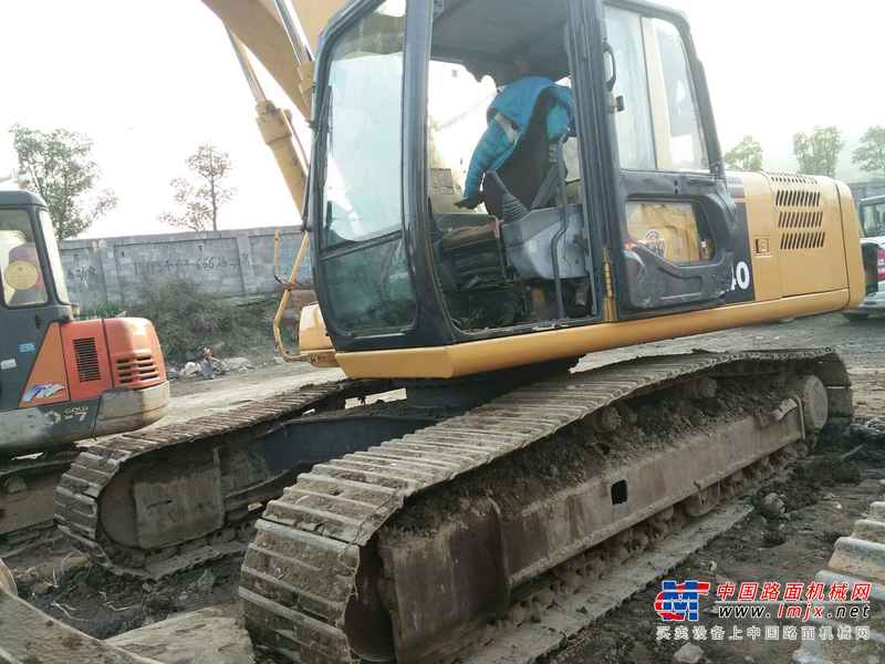 贵州出售转让二手8930小时2010年柳工CLG225C挖掘机