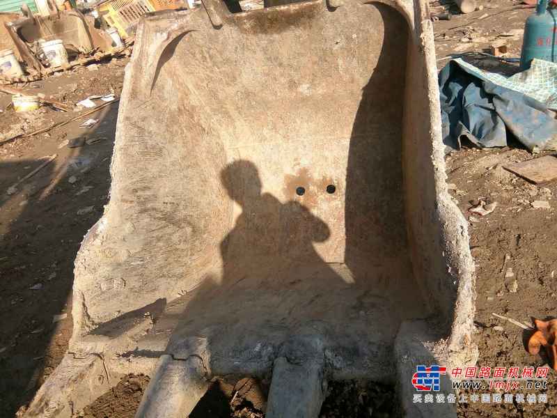 贵州出售转让二手7300小时2010年柳工CLG225C挖掘机