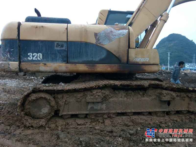 贵州出售转让二手9100小时2009年玉柴YC230LC挖掘机