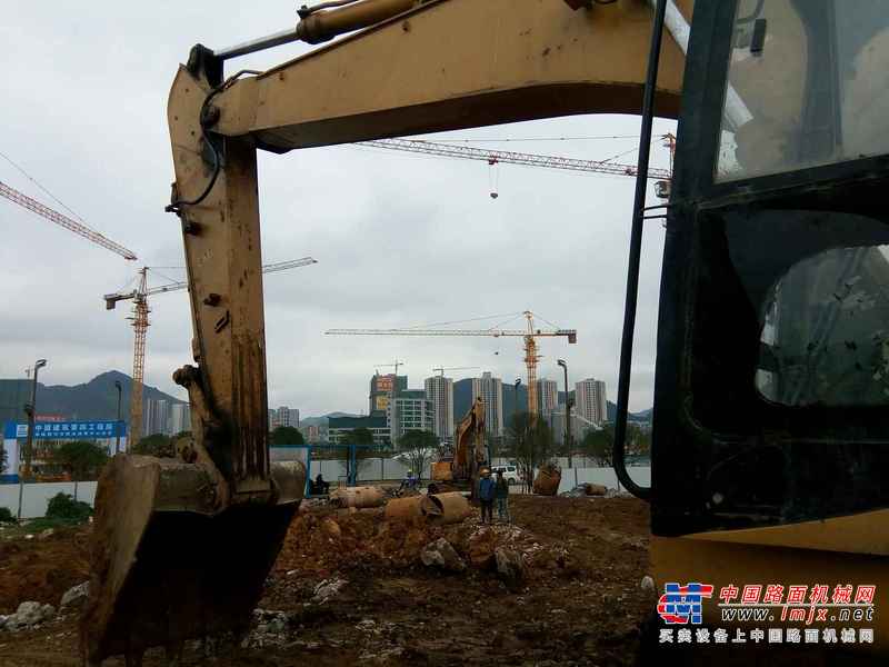 贵州出售转让二手9100小时2009年玉柴YC230LC挖掘机