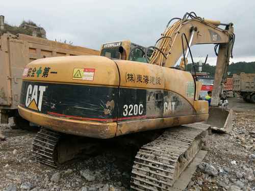 贵州出售转让二手12000小时2005年卡特彼勒320C挖掘机