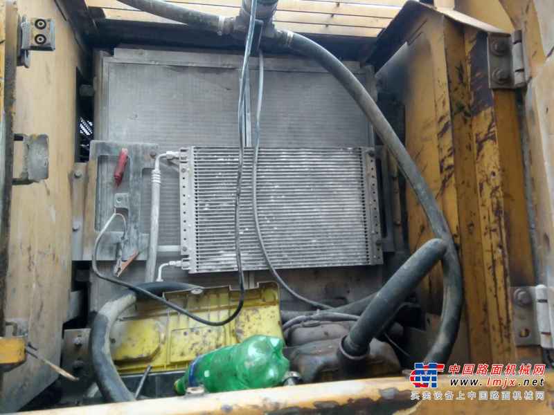 贵州出售转让二手12000小时2005年卡特彼勒320C挖掘机