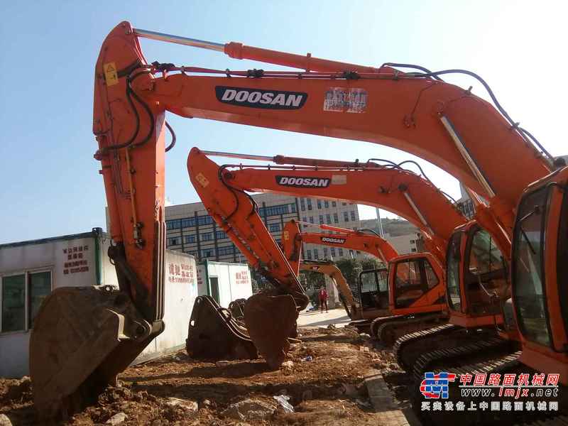 贵州出售转让二手7899小时2010年斗山DX260LC挖掘机