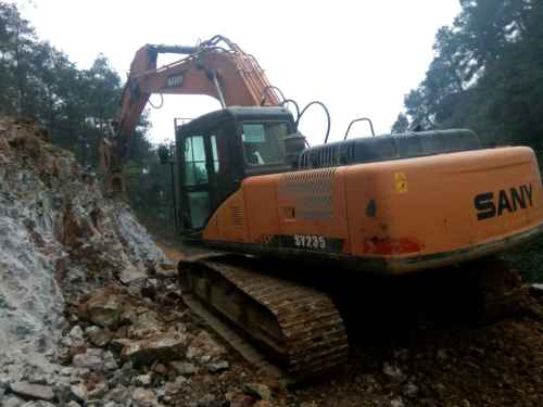 贵州出售转让二手9800小时2011年三一重工SY235C挖掘机