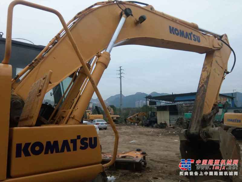 贵州出售转让二手8300小时2010年柳工CLG225C挖掘机
