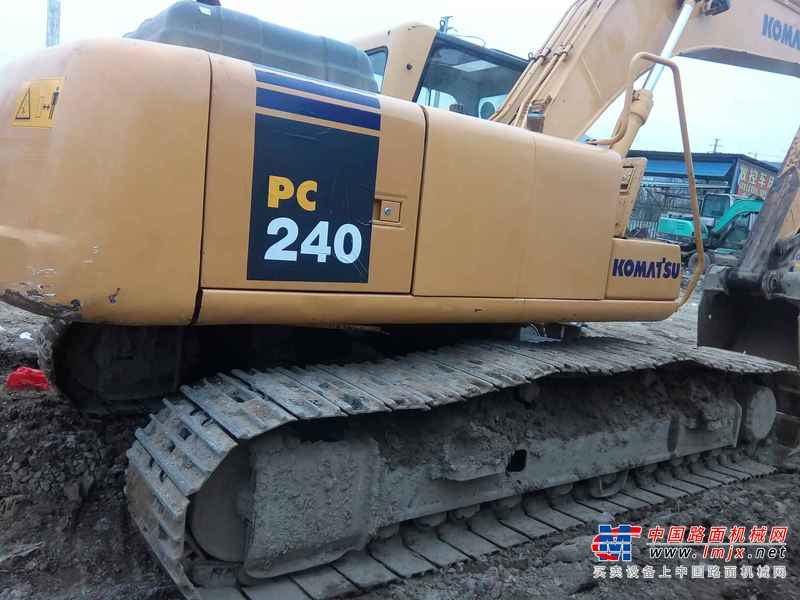 贵州出售转让二手8300小时2010年柳工CLG225C挖掘机