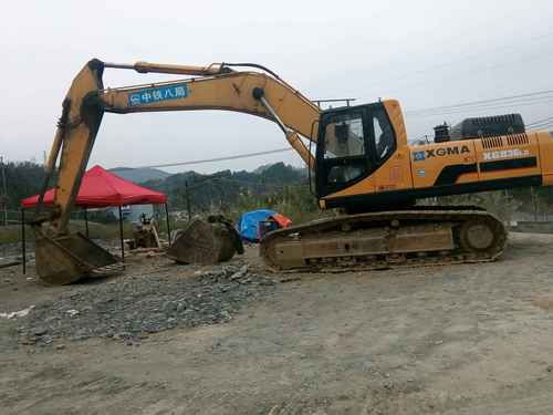贵州出售转让二手8000小时2009年厦工XG833挖掘机
