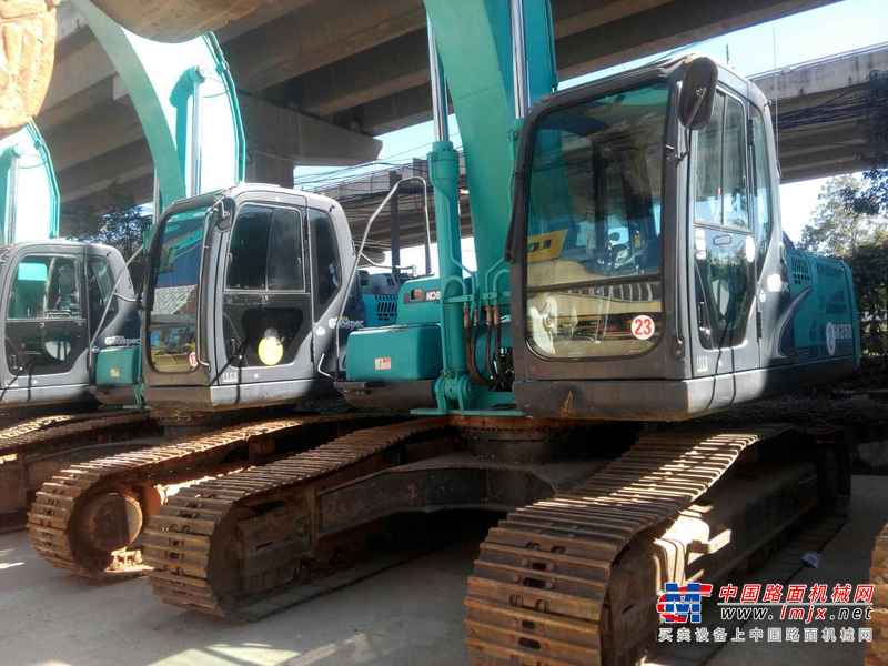 云南出售转让二手4800小时2012年神钢SK250挖掘机