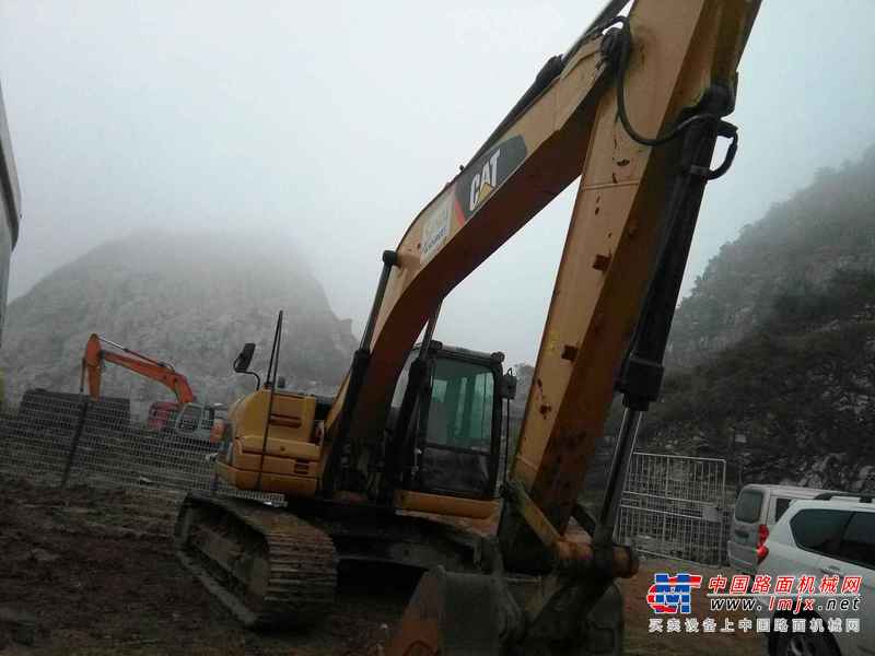 贵州出售转让二手6890小时2011年卡特彼勒320D挖掘机