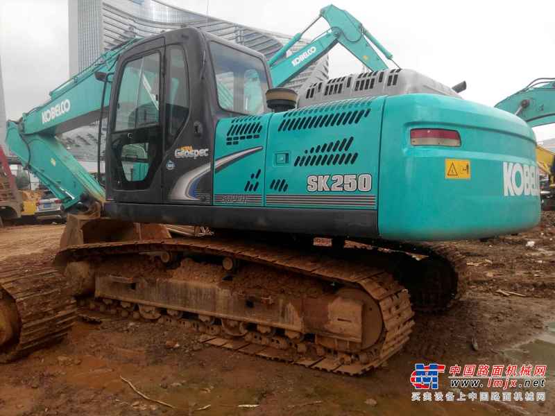 云南出售转让二手4500小时2011年神钢SK250挖掘机