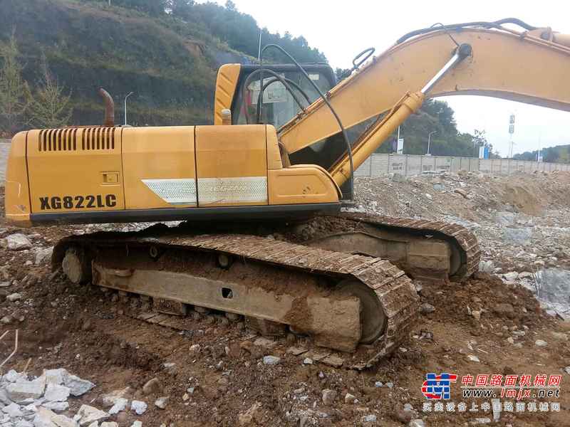 贵州出售转让二手10111小时2009年厦工XG822LC挖掘机