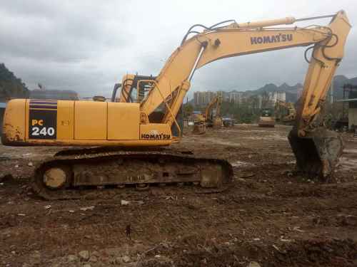 贵州出售转让二手8600小时2010年柳工CLG225C挖掘机