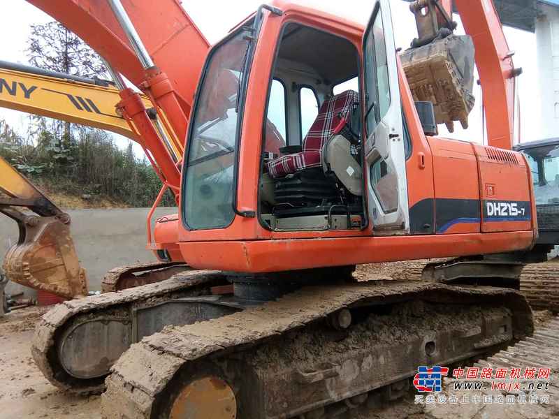 贵州出售转让二手7908小时2010年斗山DH215挖掘机