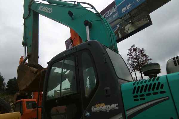 贵州出售转让二手6809小时2010年神钢SK260LC挖掘机
