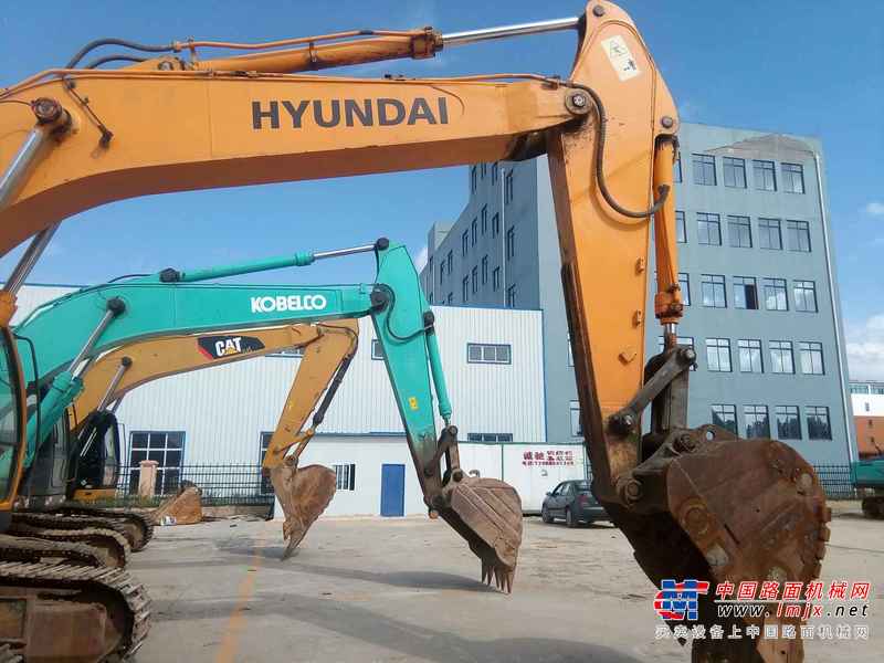 贵州出售转让二手7899小时2012年现代R275LC挖掘机