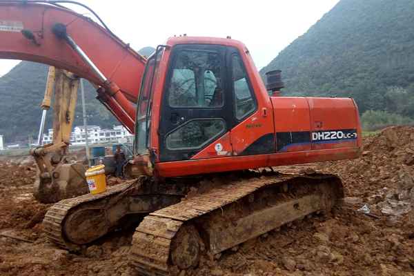 贵州出售转让二手9808小时2008年斗山DH220LC挖掘机
