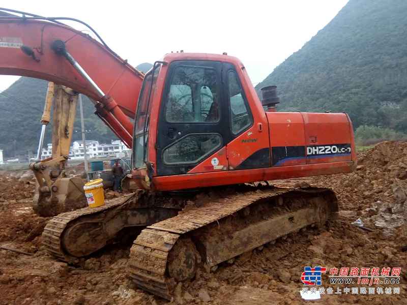 贵州出售转让二手9808小时2008年斗山DH220LC挖掘机