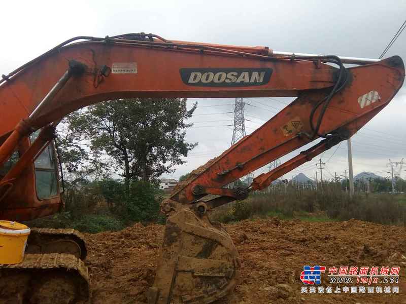 贵州出售转让二手9808小时2008年斗山DH220LC挖掘机