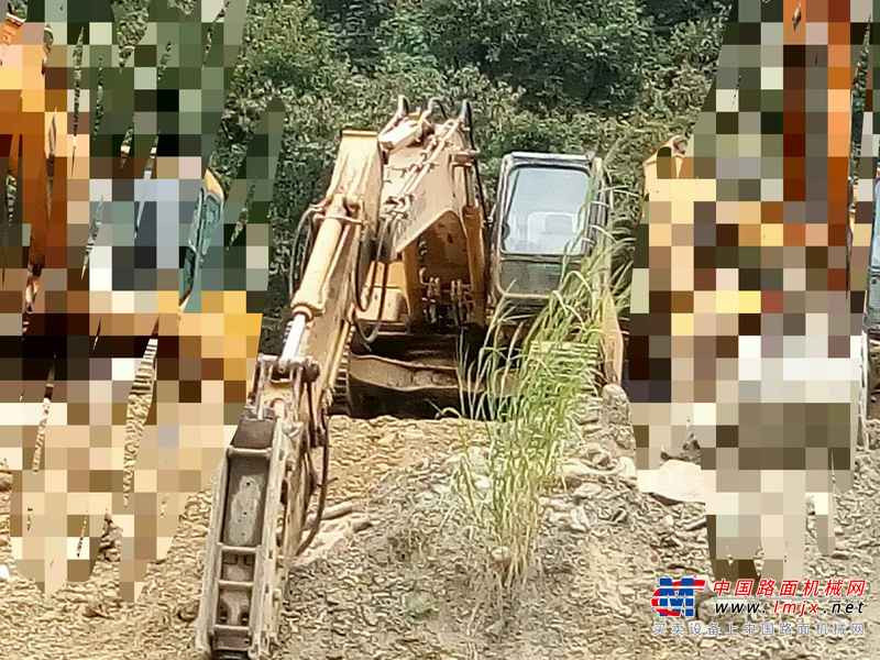 贵州出售转让二手12000小时2006年柳工CLG220挖掘机