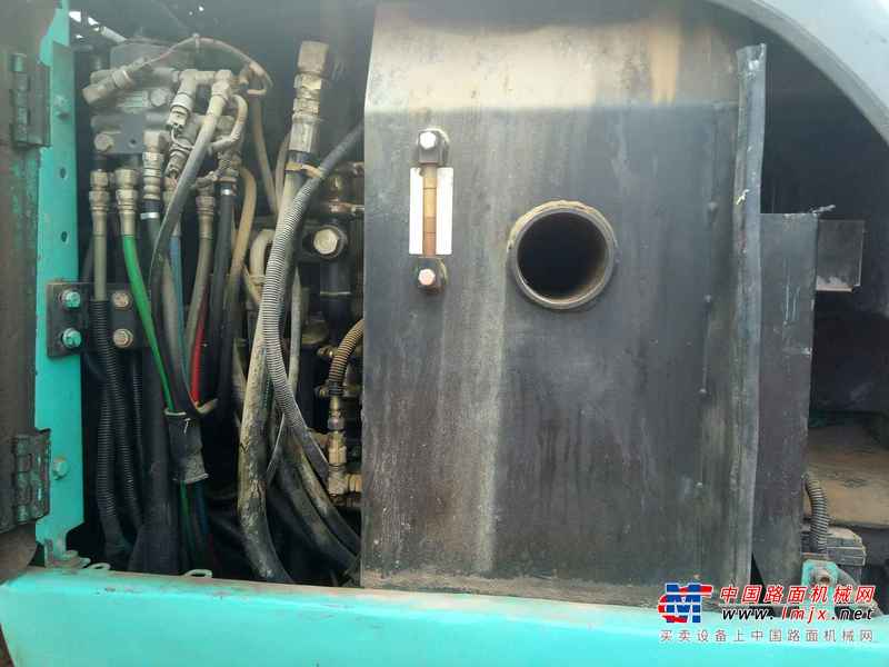 江西出售转让二手15000小时2006年神钢SK135SR挖掘机