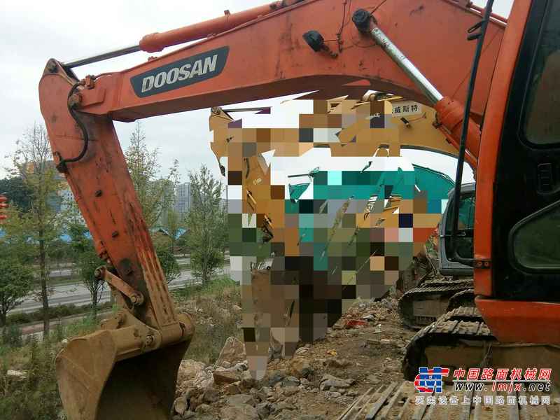贵州出售转让二手10200小时2009年斗山DH220挖掘机
