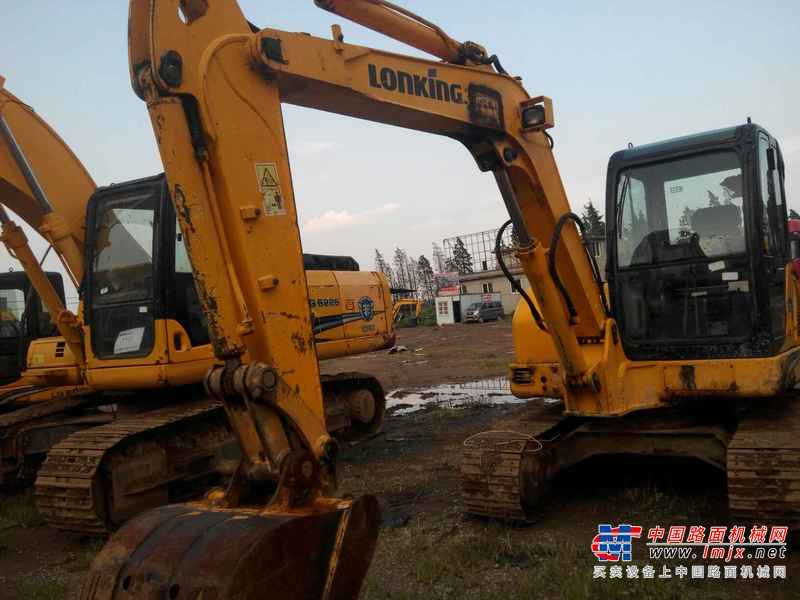 江西出售转让二手5000小时2013年龙工LG6060挖掘机