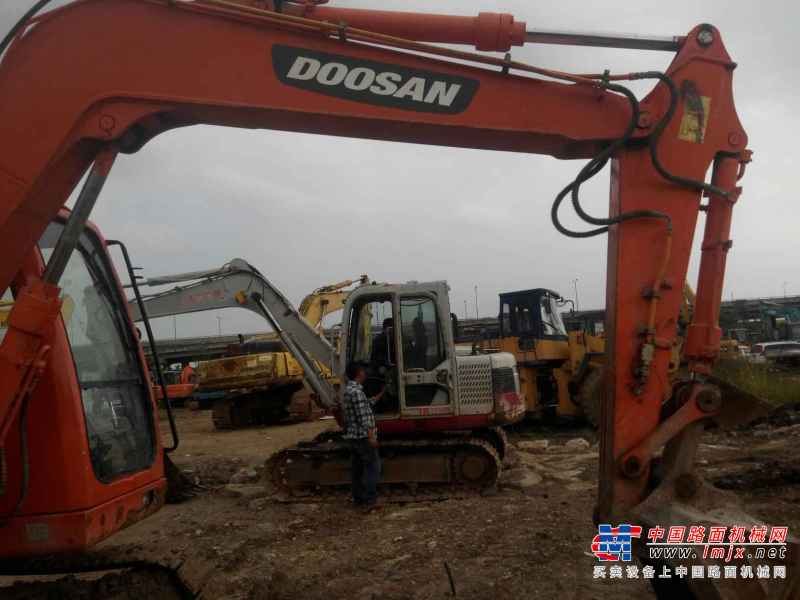 云南出售转让二手7000小时2011年斗山DH80挖掘机
