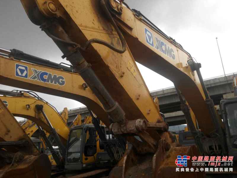 云南出售转让二手5800小时2014年徐工XE370CA挖掘机