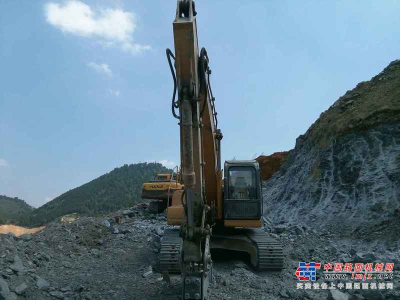 贵州出售转让二手6800小时2011年柳工922D挖掘机