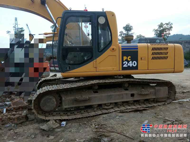 贵州出售转让二手7300小时2010年柳工225C挖掘机