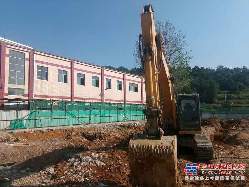 贵州出售转让二手9880小时2009年柳工225C挖掘机