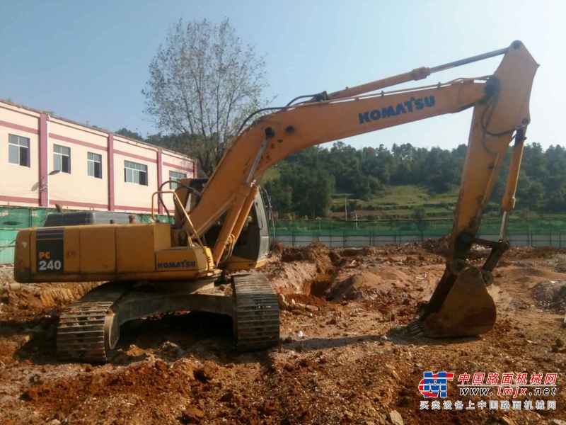 贵州出售转让二手9880小时2009年柳工225C挖掘机