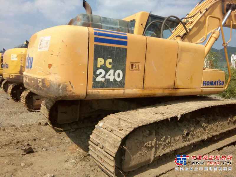 贵州出售转让二手8200小时2010年柳工225C挖掘机