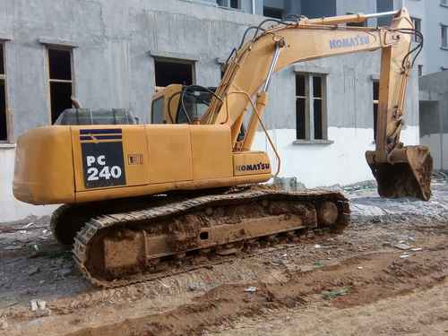 贵州出售转让二手8600小时2010年柳工CLG225C挖掘机