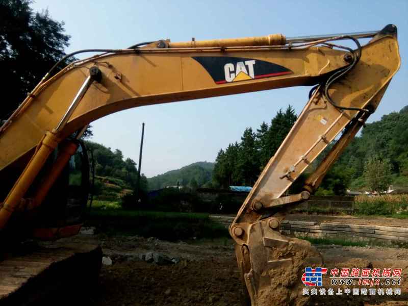 贵州出售转让二手11000小时2009年柳工205C挖掘机