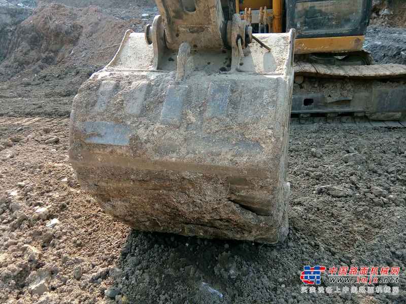 贵州出售转让二手11000小时2009年柳工205C挖掘机