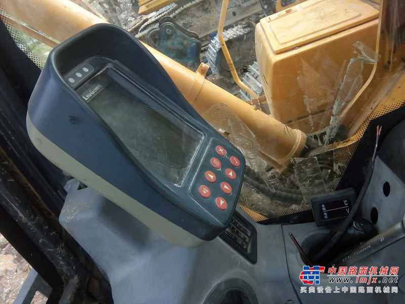 贵州出售转让二手8300小时2010年柳工CLG225C挖掘机