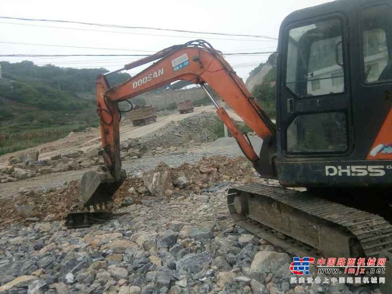 贵州出售转让二手13000小时2008年斗山DH55挖掘机