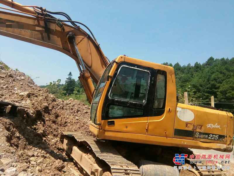 贵州出售转让二手15000小时2007年现代R215挖掘机