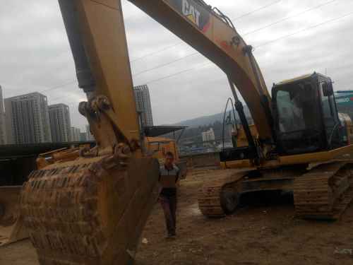 云南出售转让二手3000小时2013年卡特彼勒320D2挖掘机