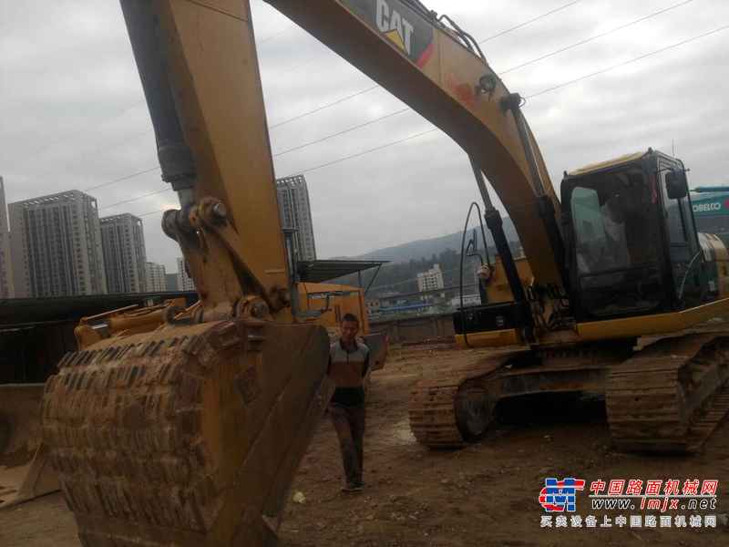 云南出售转让二手3000小时2013年卡特彼勒320D2挖掘机
